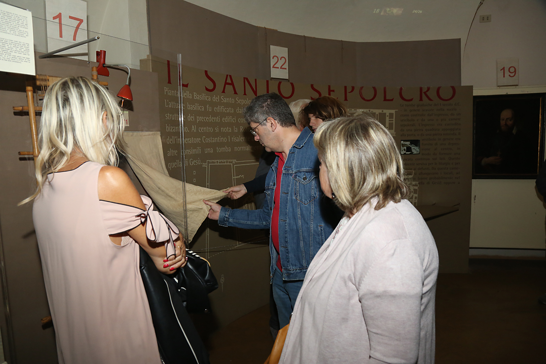 Restauri Santo Sudario - Museo della Sindone_033.jpg